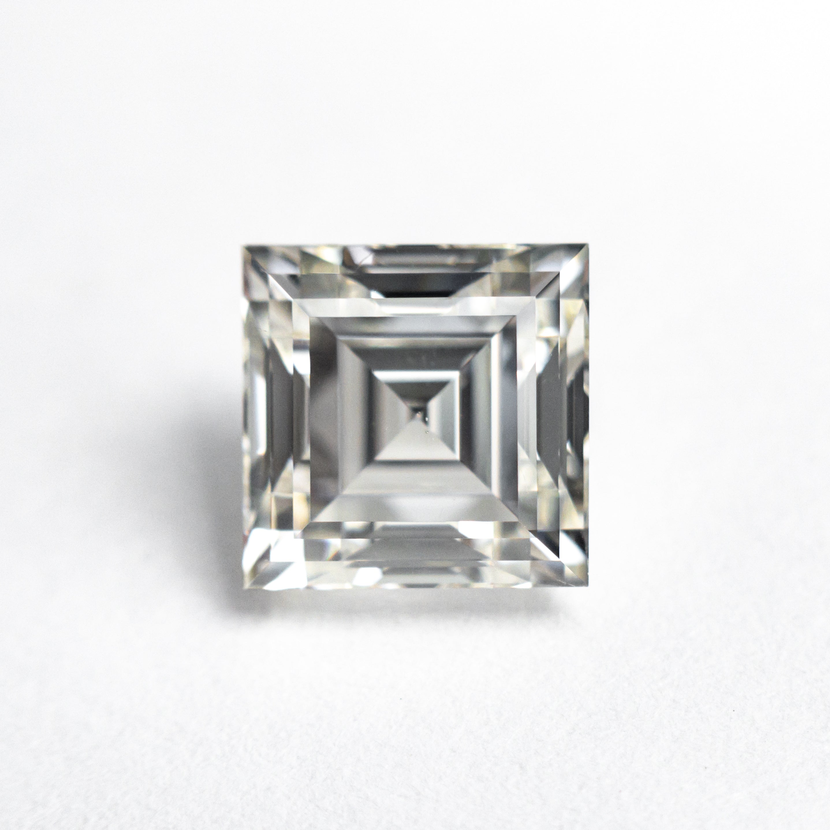 White Step Cut Diamond - 2.72ct Carré